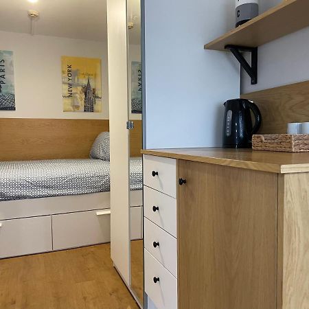 노팅엄 228 Cinderhill Road 아파트 외부 사진